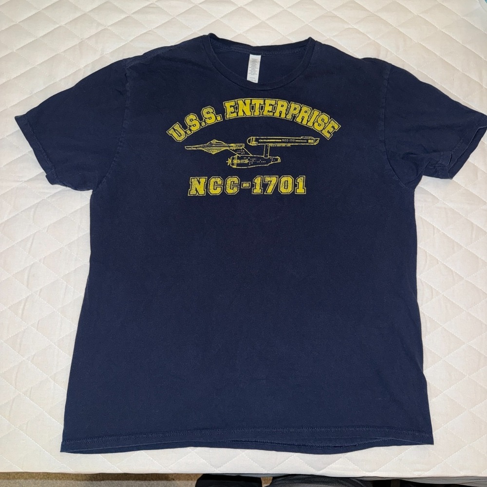 Star Trek U.S.S. Enterprise‎ NCC-1701 Graphic T-Shirt Navy Men's Large